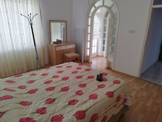 4+2 MÖBLIERTE DUPLEX-WOHNUNG ZU VERMIETEN IN NICOSIA/ORTAKÖY