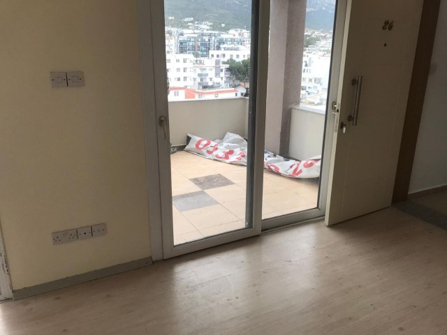 GİRNE NUSMAR BÖLGESİNDE SATILIK  2+1 EŞYASIZ PENTHOUSE