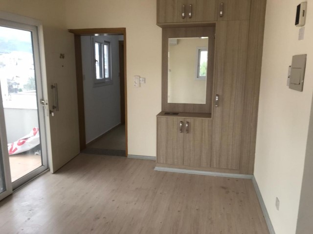 GİRNE NUSMAR BÖLGESİNDE SATILIK  2+1 EŞYASIZ PENTHOUSE