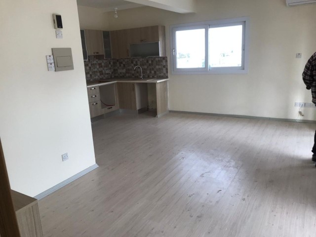 GİRNE NUSMAR BÖLGESİNDE SATILIK  2+1 EŞYASIZ PENTHOUSE