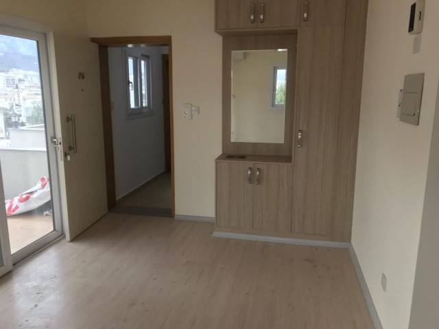 GİRNE NUSMAR BÖLGESİNDE SATILIK  2+1 EŞYASIZ PENTHOUSE