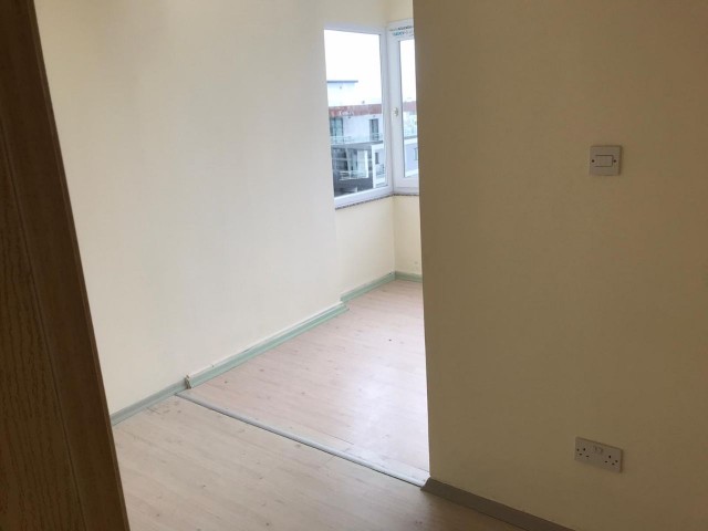 GİRNE NUSMAR BÖLGESİNDE SATILIK  2+1 EŞYASIZ PENTHOUSE