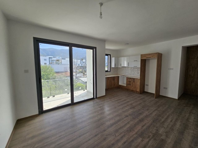 2+1 WOHNUNG ZUM VERKAUF IN GIRNE/ALSANCAK