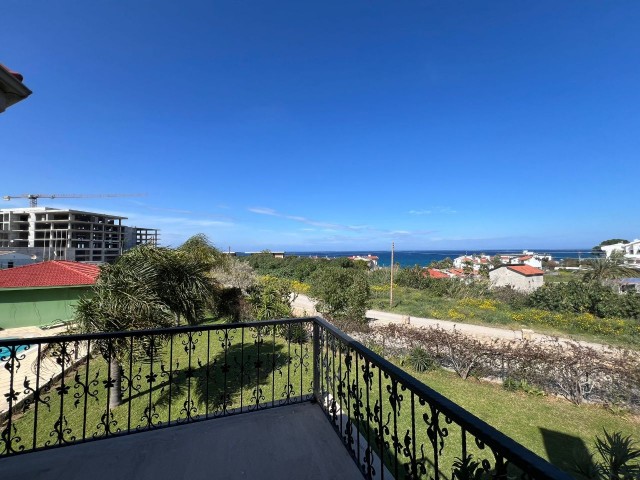 4+2 VILLA ZU VERKAUFEN MIT VOLLSTÄNDIGEM BERGBLICK UND MEERBLICK IN GIRNE/ÇATALKÖY