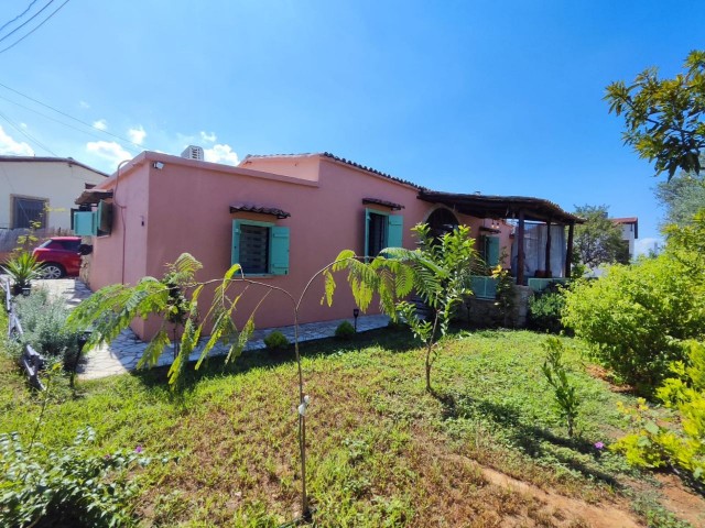 TRADITIONELLES ZYPERNHAUS ZUM VERKAUF IN KYRENIA/ESENTEPE