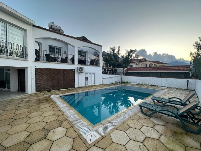 3+1 VILLA ZU VERMIETEN MIT VOLLSTÄNDIGEM MEERBLICK UND POOL IN KYRENIA/EDREMIT