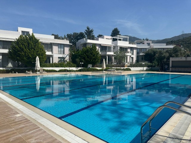 2+1 FULLY FURNISHED FLAT FOR SALE IN A STUNNING SITE IN GIRNE/ALSANCAK