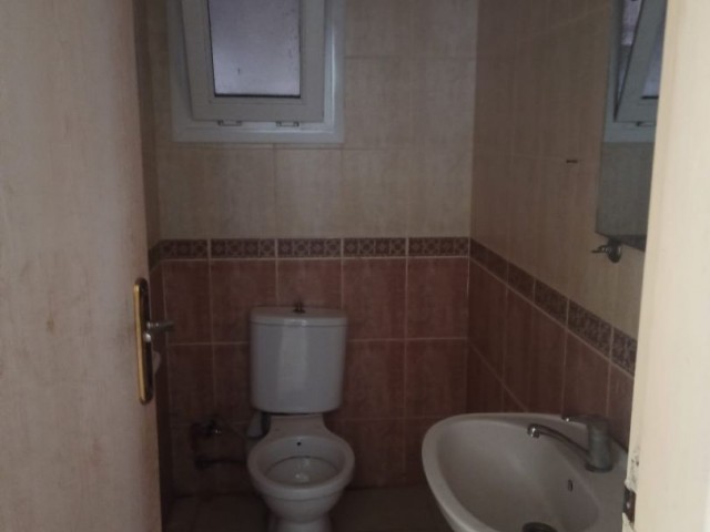 GİRNE/ALSANCAK'TA SATILIK 3+1 EŞYALI DAİRE