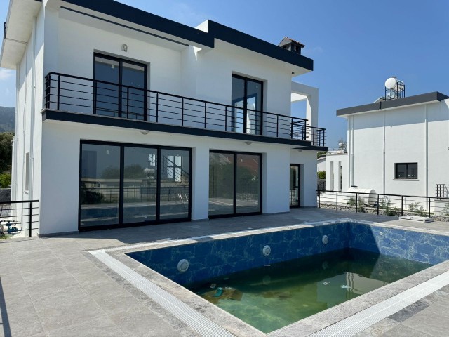 3+1 VILLAS WITH PRIVATE POOL FOR SALE IN KYRENIA/KARŞIYAKA