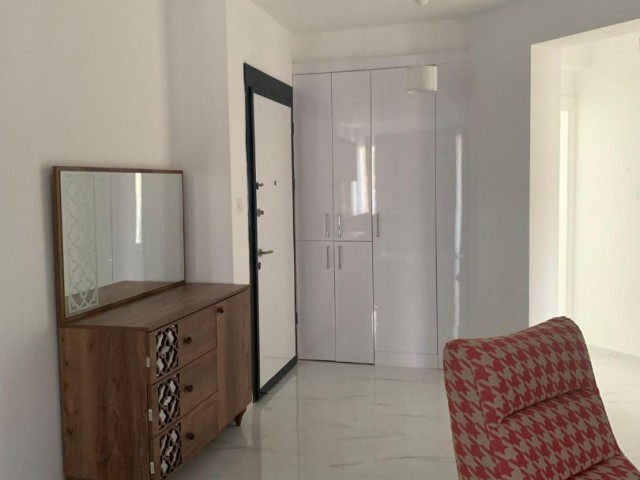 GİRNE MERKEZ 20 TEMMUZ STADYUMU BÖLGESİ KİRALIK 2+1 EŞYALI DAİRE