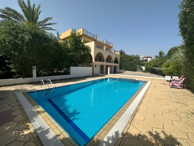 3+2 VILLA MIT POOL ZU VERMIETEN IN GIRNE/OZANKÖY