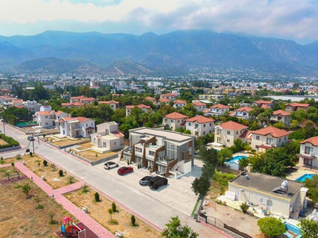 2+1 LOFT-WOHNUNG ZUM VERKAUF IN KYRENIA/ALSANCAK CAMELOT STRANDBEREICH