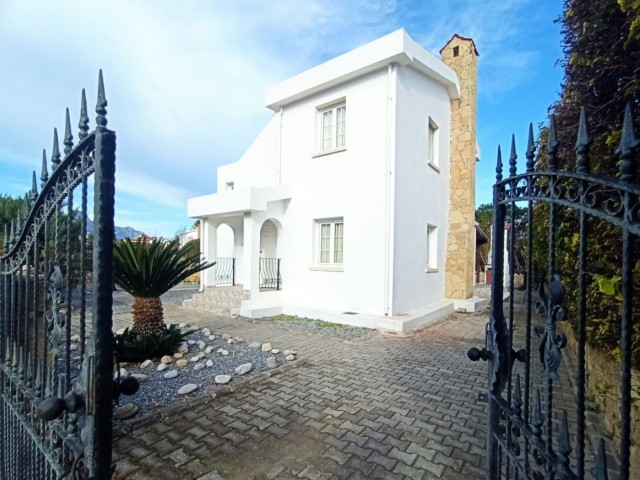 3+1 MÖBLIERTE VILLA ZU VERMIETEN IN GIRNE/OZANKÖY