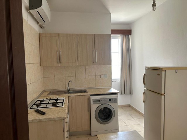 1+1 MÖBLIERTE WOHNUNG ZU VERMIETEN IN NICOSIA/KÜÇÜK KAYMAKLI CENTER