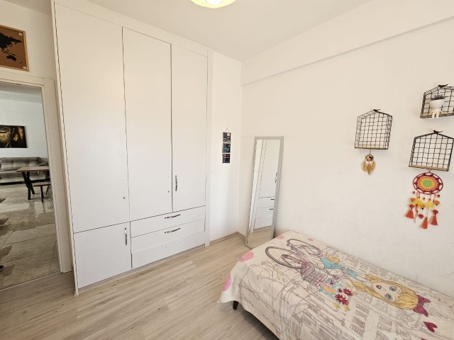 GİRNE/OZANKÖY'DE SATILIK 2+1 EŞYALI DAİRE