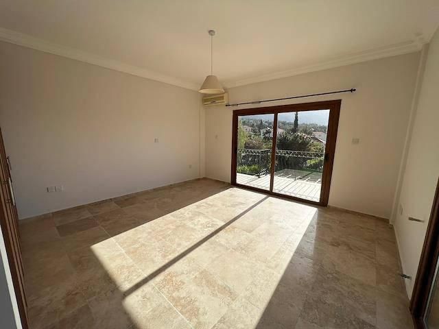 2+1 VILLA MIT POOL UND GARTEN IN GIRNE/ÇATALKÖY