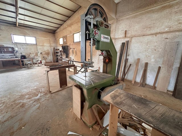 MÖBELFABRIK ZUM VERKAUF IN DER INDUSTRIEZONE VON NICOSIA