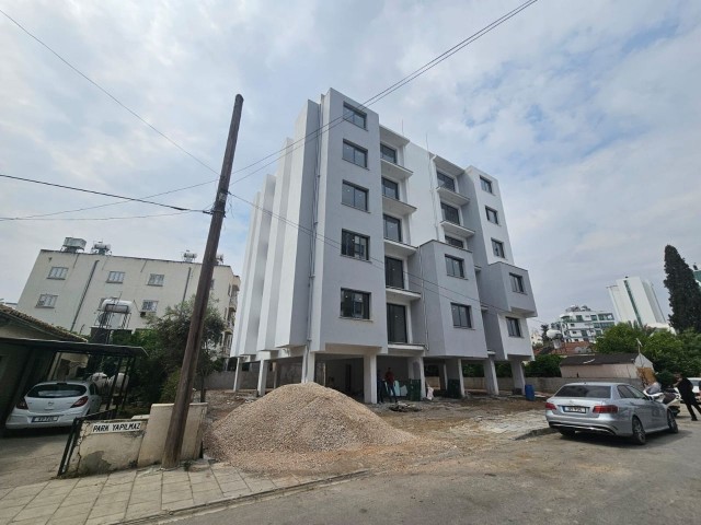 2+1 WOHNUNGEN ZUM VERKAUF IN NICOSIA/YENİŞEHİR