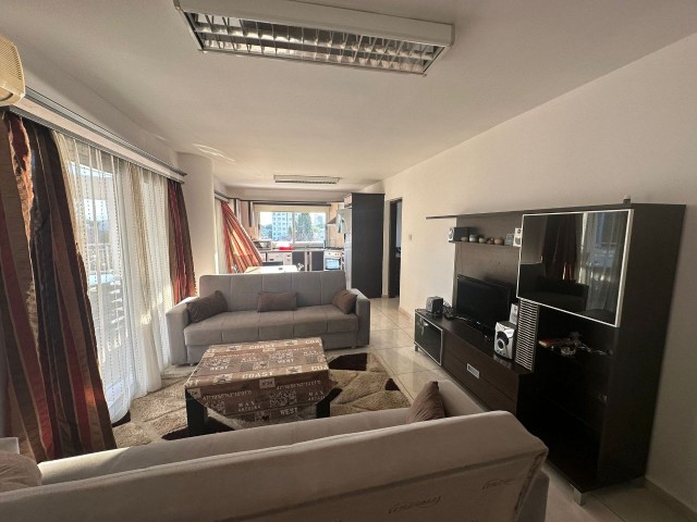 2+1 MÖBLIERTES PENTHOUSE ZU VERMIETEN IN NICOSIA/YENİŞEHİR