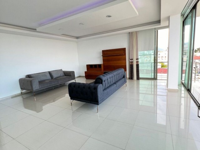 3+1 SPACIOUS FLAT FOR SALE IN KYRENIA CENTER