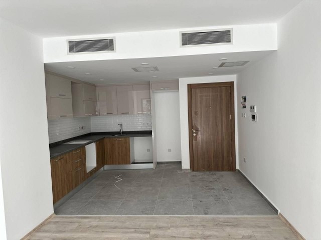 2+1 FLAT FOR SALE WITHIN THE SITE IN GIRNE/ALSANCAK
