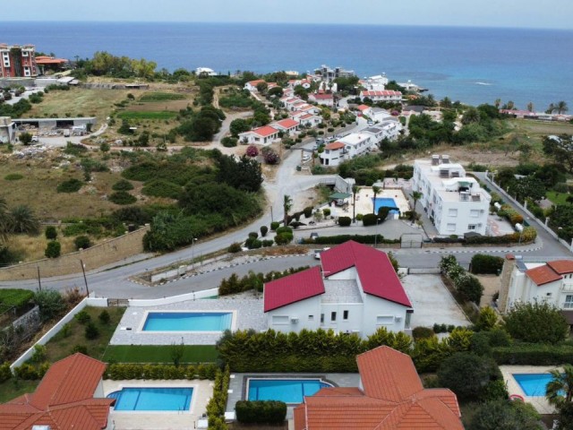 6+2 VILLA WITH PRIVATE POOL FOR SALE IN GIRNE/ALSANCAK, CLOSE TO MERIT HOTELS