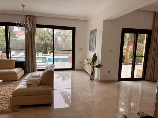 5+2 VILLA MIT PRIVATEM POOL ZU VERKAUFEN IN KYRENIA/LAPTA