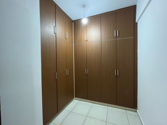 DAILY 3+1 MÖBLIERTE WOHNUNG IN NICOSIA/YENİŞEHİR