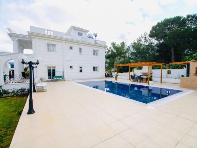 PERFECT 5+1 VILLA WITH POOL FOR DAILY RENT IN KYRENIA/EDREMIT