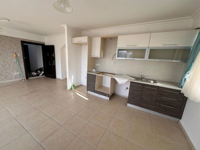 3+1 FLAT FOR SALE IN GİRNE/ALSANCAK ATAKARA MARKET AREA