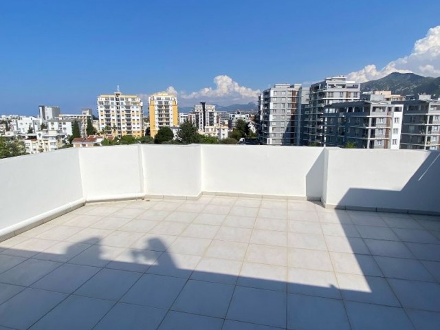 GİRNE KAR MARKET BÖLGESİNDE KİRALIK 2+1 EŞYALI PENTHOUSE