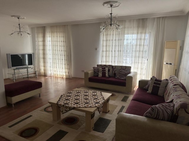 4+1 FULLY FURNISHED FLAT FOR RENT IN KYRENIA CENTRAL BARIŞ PARK AREA