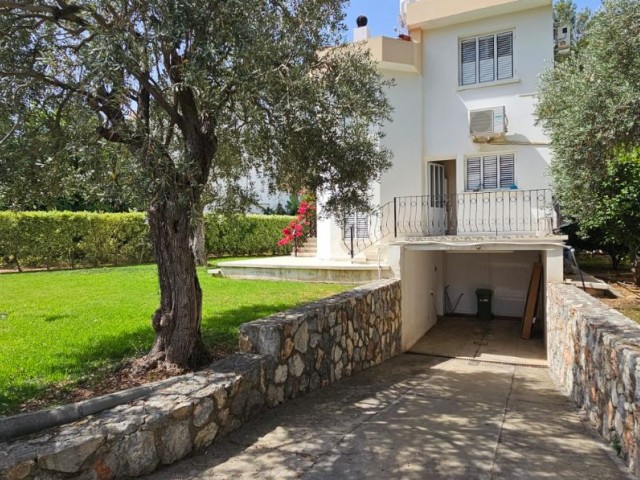 3+1 FLAT FOR SALE IN KYRENIA CENTER, WITHIN A SITE