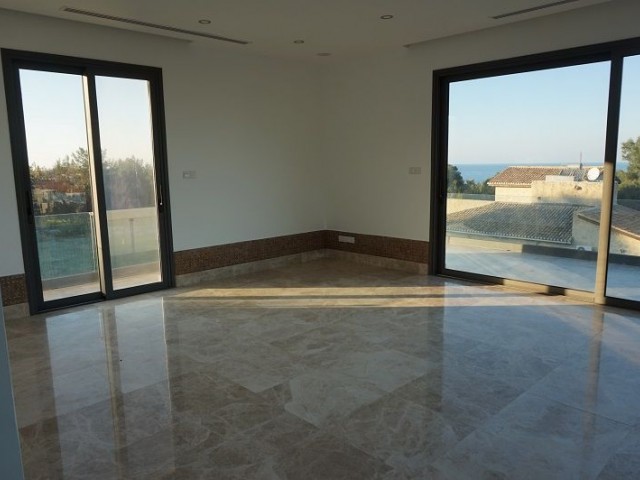 Alsancak da 4+1 Ultra Luxury Villa 