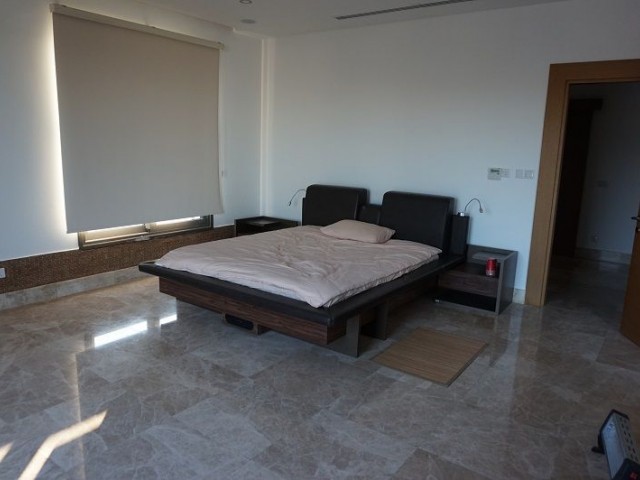 Alsancak da 4+1 Ultra Luxury Villa 