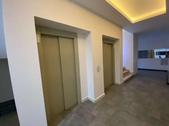 Zu verkaufen 3+1 Penthouse im Zentrum von Kyrenia ** 