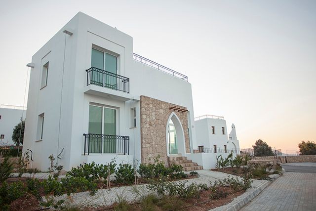 SATILIK 3+1 MINI VILLA - KARSIYAKA