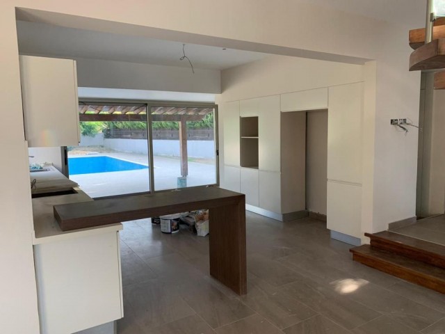 3+1 villa mit privatem Pool in Alsancak ** 