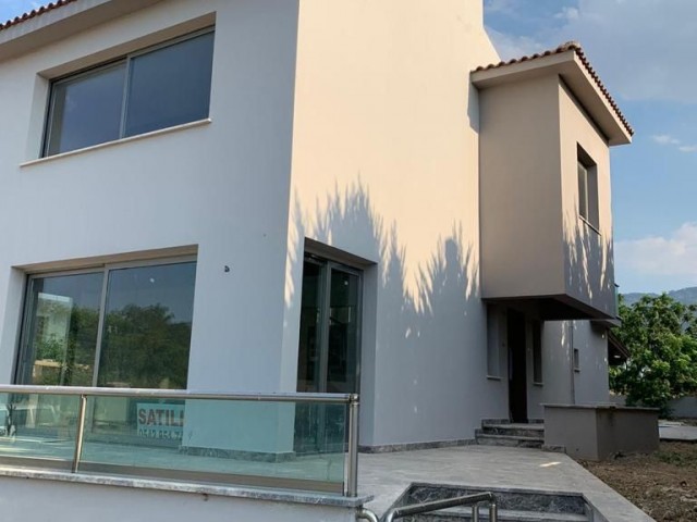 3+1 villa mit privatem Pool in Alsancak ** 