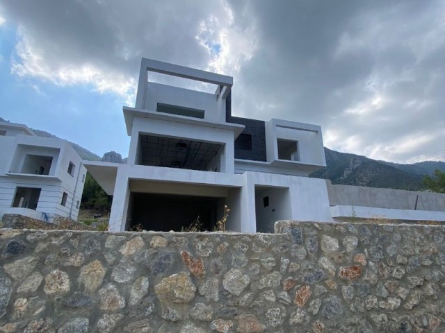 Karmi / Kyrenia PROJEKT Triplex 4+1 Villa