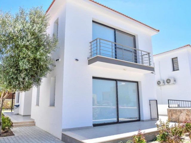 Luxuriöse 4+1-Villa mit Garten und privatem Pool in Karaoğlanoğlu