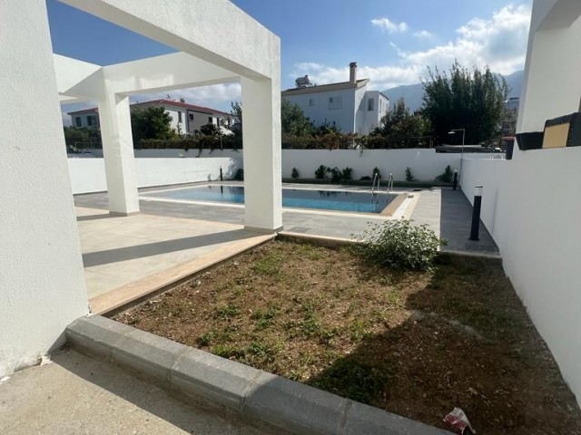 Girne / Karaoğlanoğlu - Kiralık Özel Havuzlu 3+1 Yeni Villa