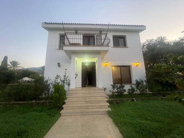 4+1 Detached Villa for Rent in Bellapais - Bahçeli