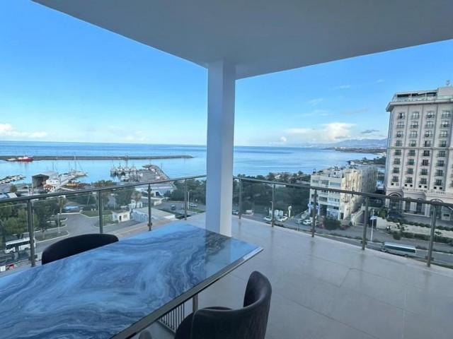 Luxury Penthouse Close to the Sea in Kyrenia Centre: 7th Floor, 3+1, Furnished