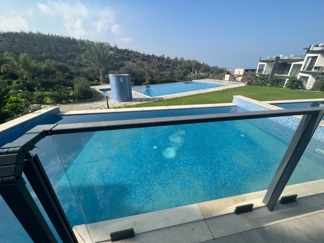 TÄGLICHE MIETE 4+1 TWIN VILLA BELLAPAIS/KYRENIA (MIT PRIVATEM POOL, GEMEINSAMEN POOL)