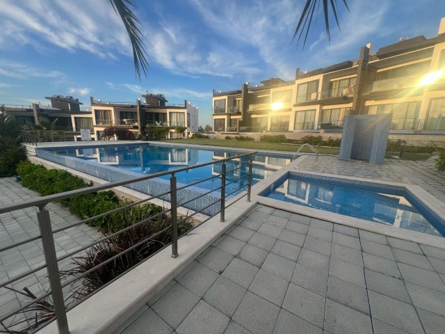 TÄGLICHE MIETE 4+1 TWIN VILLA BELLAPAIS/KYRENIA (MIT PRIVATEM POOL, GEMEINSAMEN POOL)