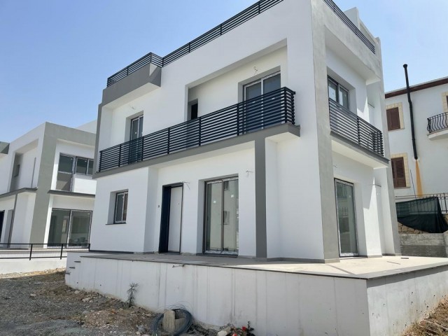 IN KYRENIA CHATALKÖY MIT AUSSICHT UND TERRASSE IST EINE GELEGENHEIT, DIE SIE NICHT VERPASSEN SOLLTEN ! KONTAKT: 05338454215 / ZEYNEL UZUNOGLU ** 