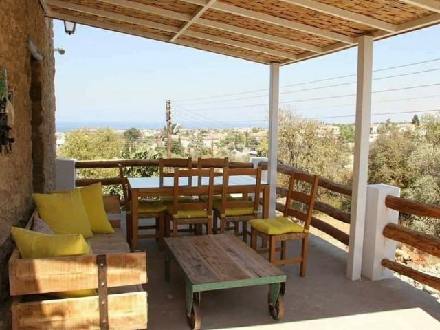 Kyrenia / Ozanköy de Oze mit Pool, Türkische Immobilien 3+1 historische Villa zum Verkauf ** 