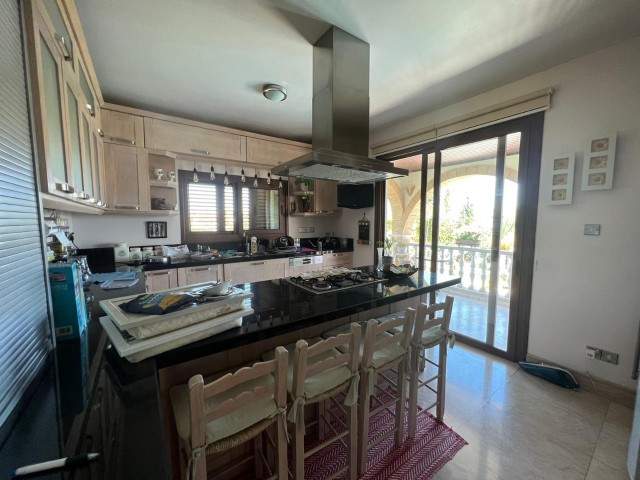 3+1 Villa zum Verkauf in Kyrenia Lapta, Türkei mit privatem Pool ** 