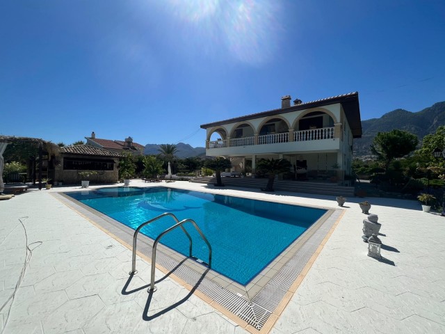 3 + 1 Villa for Sale with Private Pool, Made in Girne Lapta, Turkey ** 